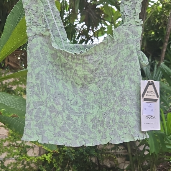 RVCA Green Patterned Crop Top - Picture 2 of 6